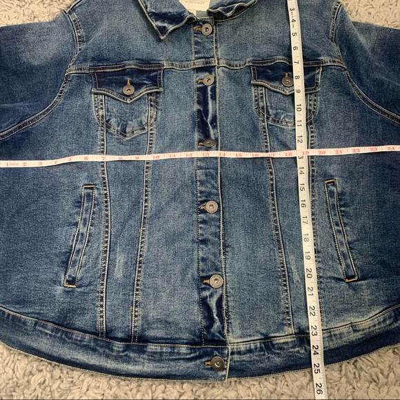 Torrid Traditional Dark Wash Denim Jacket - Picture 11 of 12